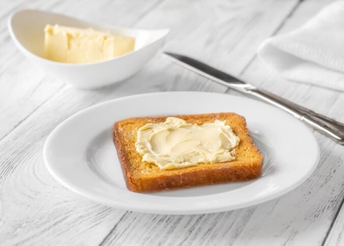Saiba como garantir a durabilidade de sachês de manteiga e margarina em dias quente